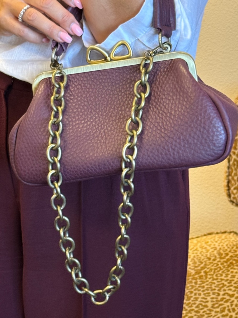 HANDMADE Burgundy/Plum Leather Satchel/Shoulder Bag w Bow Kisslock Gold hardware - Picture 4 of 16